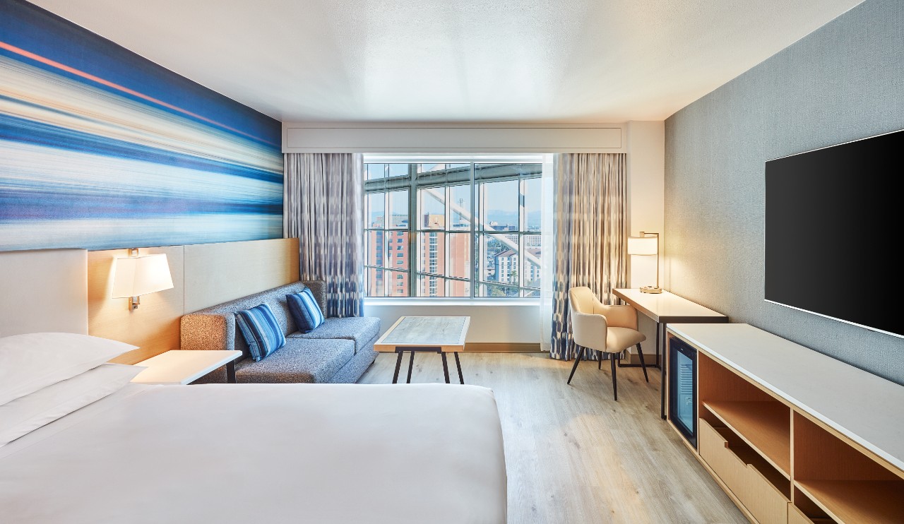 ALICA-P0251-King-Deluxe-Guestroom-1280x1280