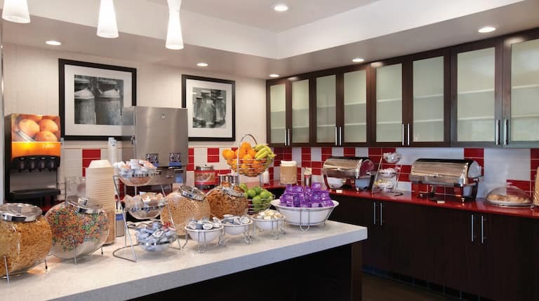 breakfast-serving-area-laxggk